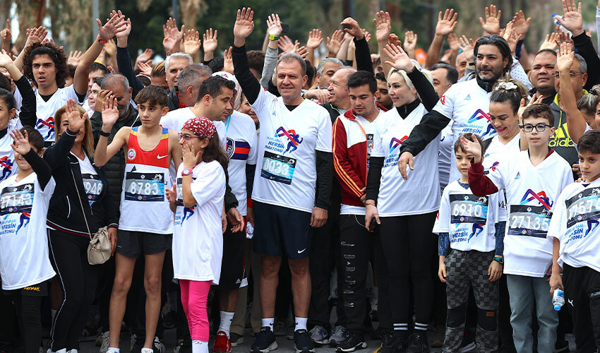 5. Uluslararası Mersin Maratonu'nda parkur rekoru kırıldı! 5. Uluslararası Mersin Maratonu'nda parkur rekoru kırıldı!