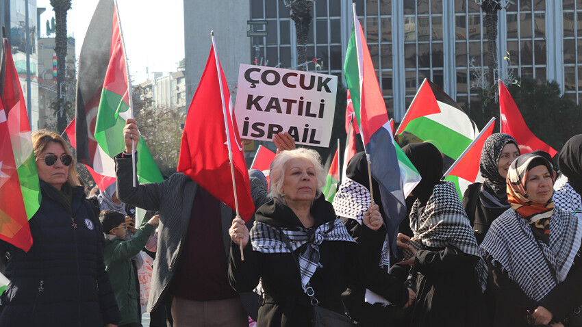 İsrail'in saldırıları İzmir'de protesto edildi: Filistin artık tüm insanlığın davasıdır! İsrail'in saldırıları İzmir'de protesto edildi: Filistin artık tüm insanlığın davasıdır!