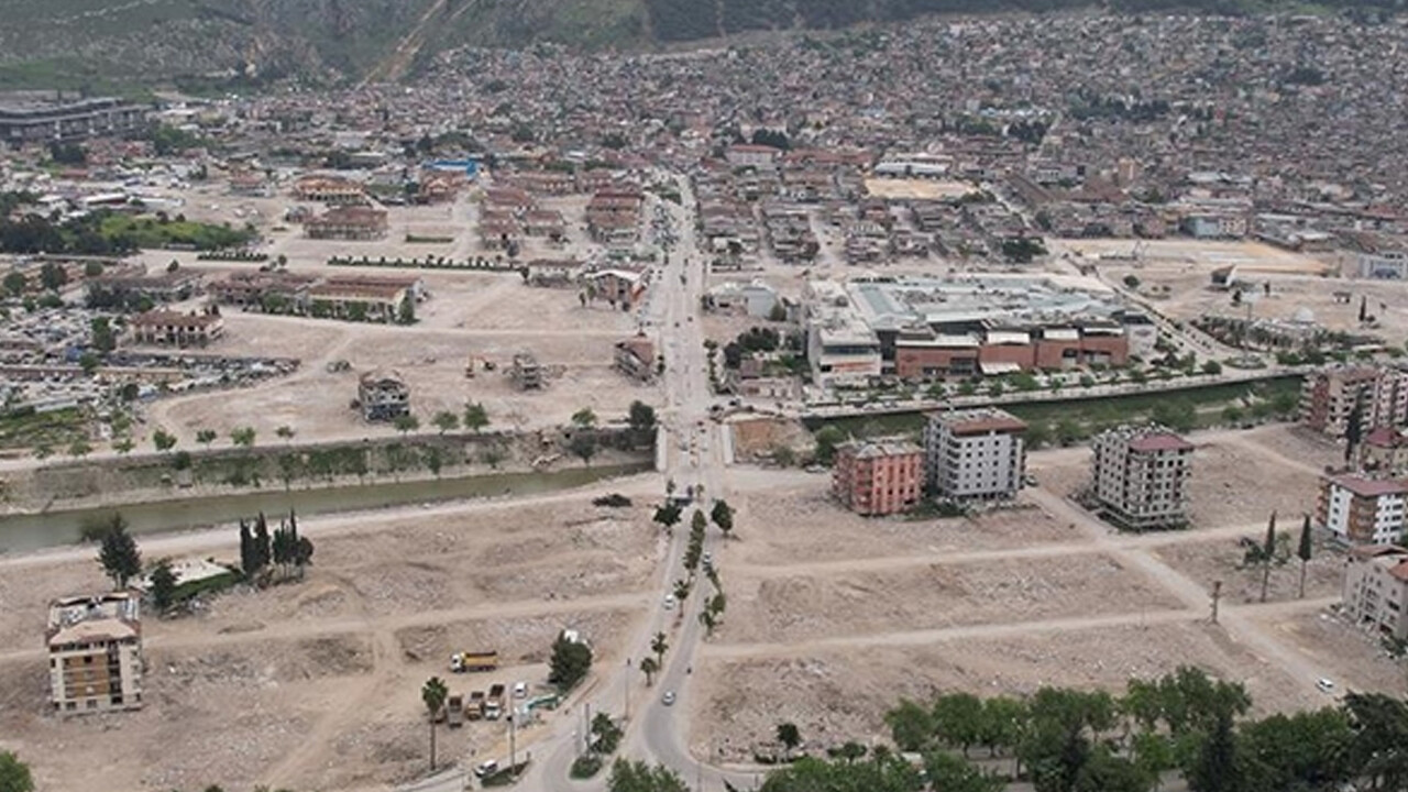 Hatay&#039;da depremde 30 saniyede yerle bir olan binada skandal tespit! &#039;Özensiz işçilik&#039; 81 kişiyi canından etti