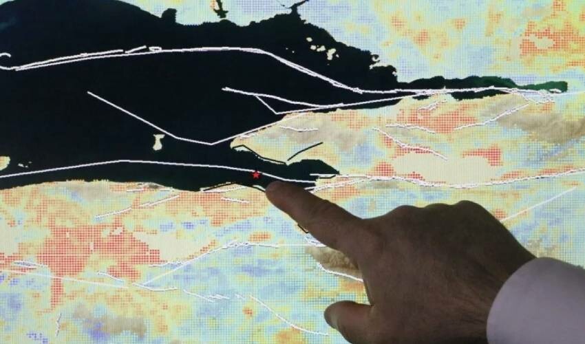 Deprem bilimci Prof. Dr. Adem Doğangün ‘Kaderleri Maraş’tan farksız’ diyerek uyardı: O bölgelerde her an deprem olabilir! Deprem bilimci Prof. Dr. Adem Doğangün ‘Kaderleri Maraş’tan farksız’ diyerek uyardı: O bölgelerde her an deprem olabilir!