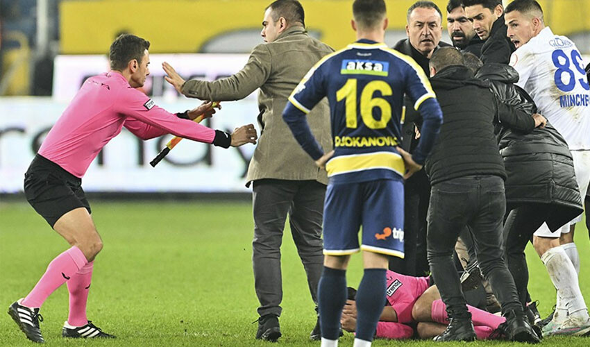 Dünya basını Halil Umut Meler'i konuşuyor! 'Türkiye'nin en iyi hakemine vahşi saldırı'