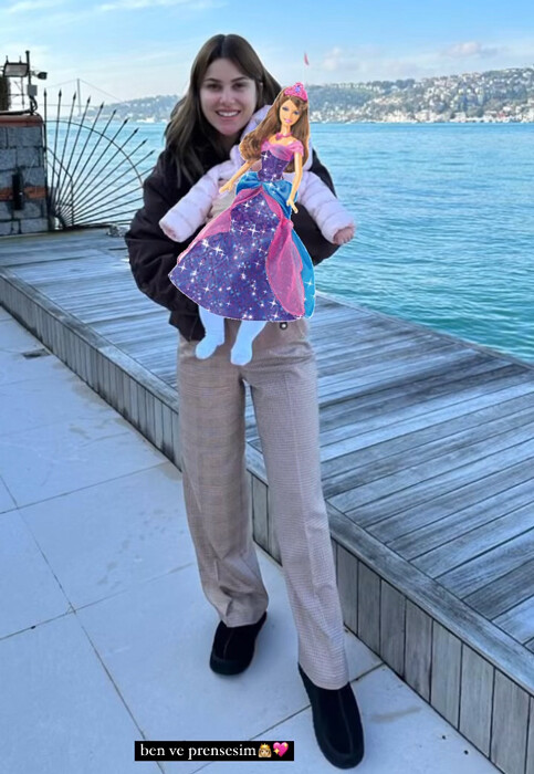 Kızı Alara’nın yüzünü gizleyen Nazlı Sabancı eleştiri oklarının hedefi oldu