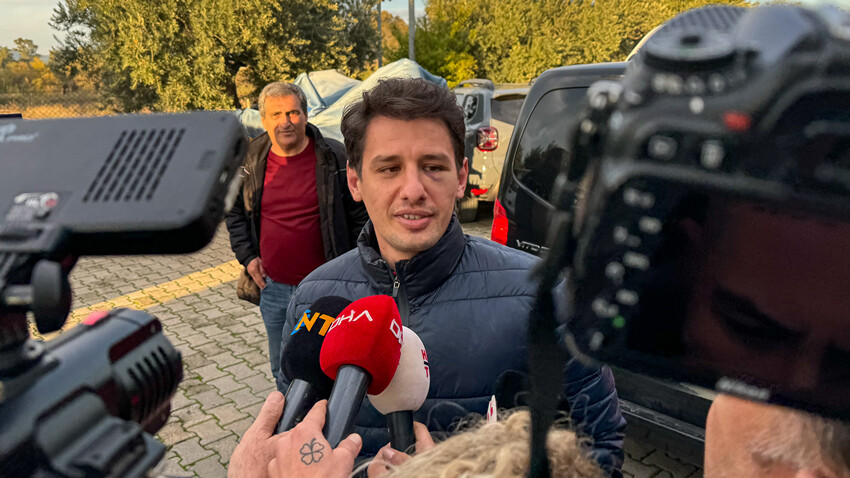 Halil Umut Meler Selçuk'taki evine döndü! Hakemliği bırakmayı düşünüyor Halil Umut Meler Selçuk'taki evine döndü! Hakemliği bırakmayı düşünüyor