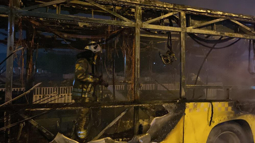 Facianın eşiğinden dönüldü! İETT otobüsü alev alev yandı