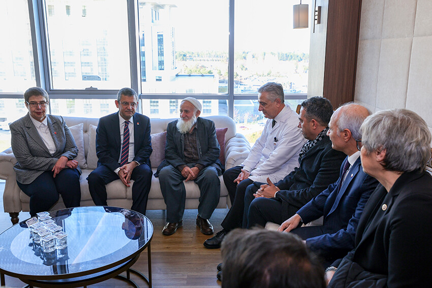 CHP lideri Özel hastanede ziyaret etti: Kalp krizi geçiren Hasan Bitmez'in son durumu ne? CHP lideri Özel hastanede ziyaret etti: Kalp krizi geçiren Hasan Bitmez'in son durumu ne?