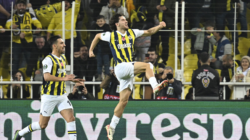 Fenerbahçe Spartak Trnava'yı Kadıköy'de 4'ledi, H Grubu'nu lider tamamladı Fenerbahçe Spartak Trnava'yı Kadıköy'de 4'ledi, H Grubu'nu lider tamamladı