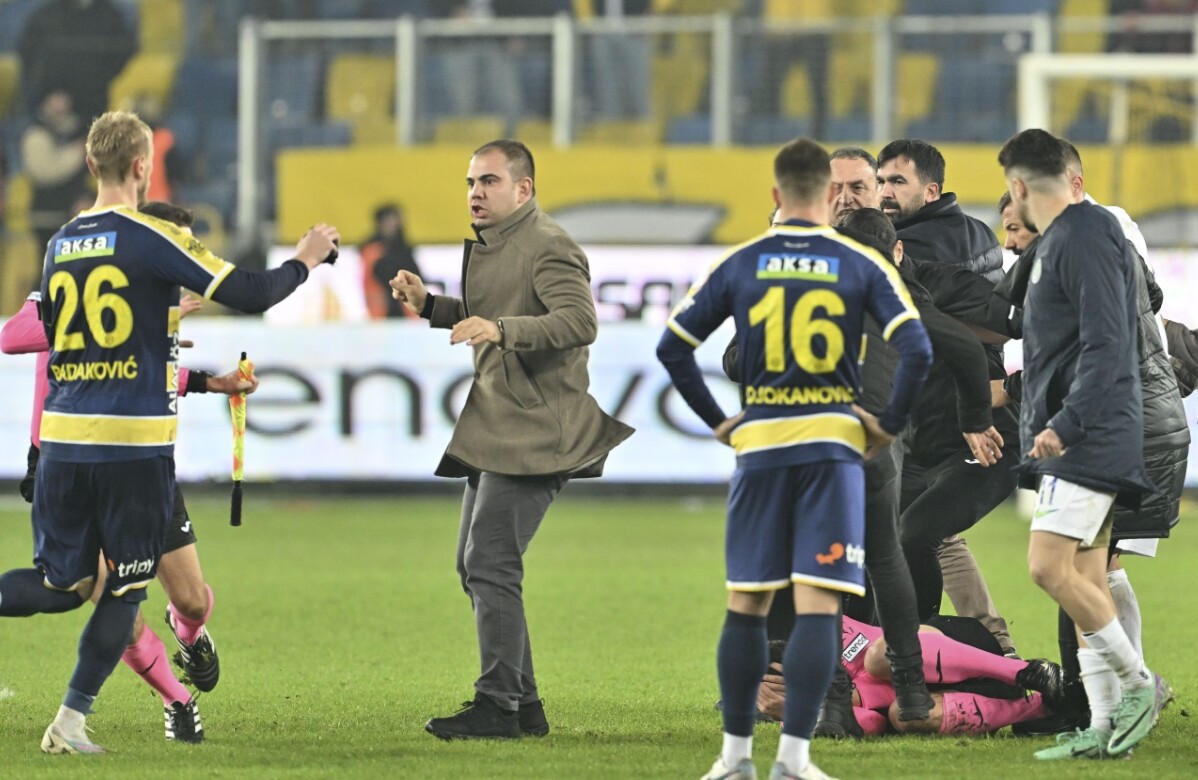 Faruk Koca tutuklandı mı, ne ceza aldı? Faruk Koca hapiste mi, hapis cezası mı alacak para cezası mı? Faruk Koca tutuklandı mı, ne ceza aldı? Faruk Koca hapiste mi, hapis cezası mı alacak para cezası mı?