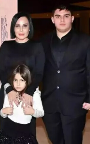 Babası öldüğünde 12 günlüktü… İbrahim Erkal’ın kızı büyüdü Babası öldüğünde 12 günlüktü… İbrahim Erkal’ın kızı büyüdü
