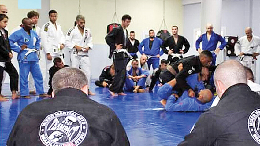 Kıbrıslı vekilden 'İsrailliler kamp kurdu' iddiası! KKTC'de ürküten sorular