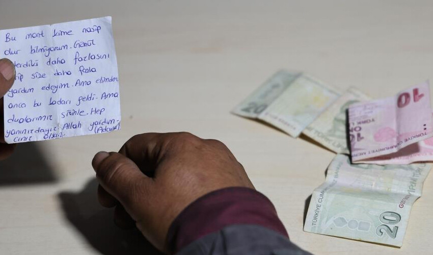 Bit pazarından aldığı montun içinden çıkan not ve para duygulandırdı