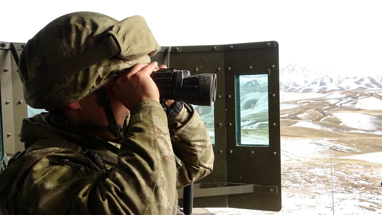 Sınır birlikleri Türkiye'nin İran sınırında kuş uçurtmuyor! Van-İran hattına 295 kilometrelik güvenlik duvarı