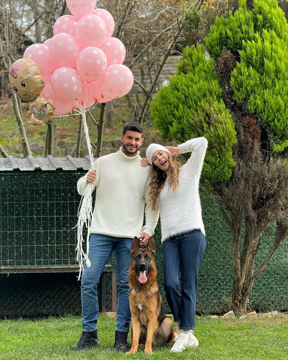 Berk Oktay ile Yıldız Çağrı Atiksoy’un bebeğinin cinsiyeti belli oldu Berk Oktay ile Yıldız Çağrı Atiksoy’un bebeğinin cinsiyeti belli oldu