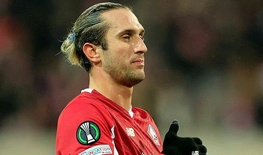 Yusuf Yazıcı'nın sevinci kursağında kaldı! Milli futbolcu stadyumdan apar topar ayrıldı Yusuf Yazıcı'nın sevinci kursağında kaldı! Milli futbolcu stadyumdan apar topar ayrıldı