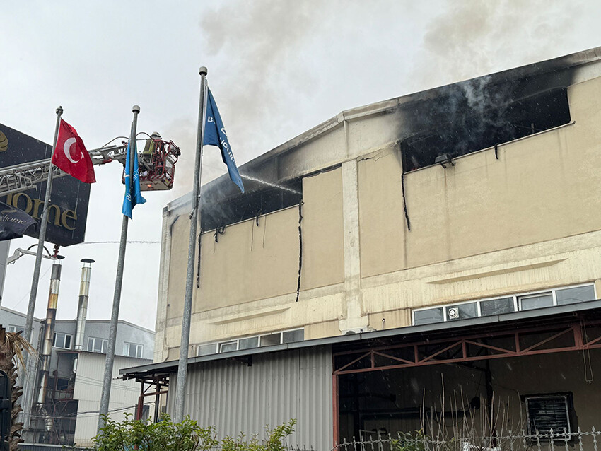 Bursa'da korkutan yangın! Siyah dumanlar gökyüzünü kapladı