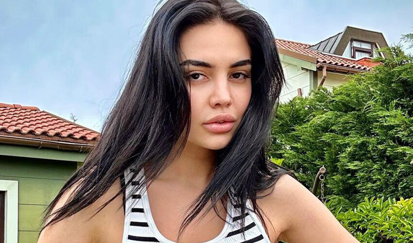 Gözaltına alınan fenomen Ece Ronay’ın cep telefonu ve mailleri mercek altında Gözaltına alınan fenomen Ece Ronay’ın cep telefonu ve mailleri mercek altında