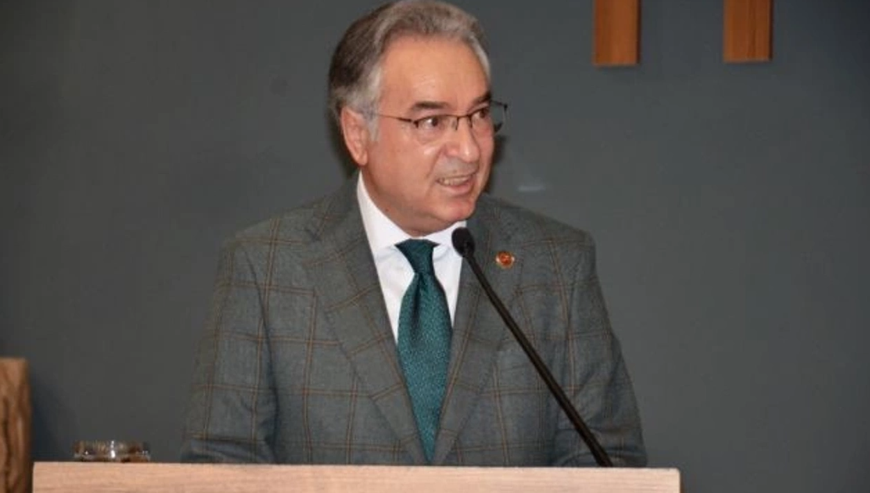 İYİ Parti'de yaprak dökümü devam ediyor! İstanbul il başkan yardımcısı ve grup başkanvekili istifa etti İYİ Parti'de yaprak dökümü devam ediyor! İstanbul il başkan yardımcısı ve grup başkanvekili istifa etti