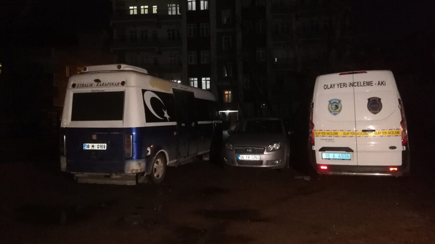 Bursa'da dehşet! Uzaklaştırma kararı bitti, 4 çocuk annesi eşini öldürdü Bursa'da dehşet! Uzaklaştırma kararı bitti, 4 çocuk annesi eşini öldürdü