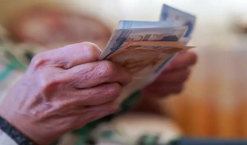 Emekli maaşına yapılacak olan zammı canlı yayında duyurdu! ‘Rekor zam geliyor’ diyen SGK Uzmanı Erdursun, en düşük emekli maaşını açıkladı Emekli maaşına yapılacak olan zammı canlı yayında duyurdu! ‘Rekor zam geliyor’ diyen SGK Uzmanı Erdursun, en düşük emekli maaşını açıkladı