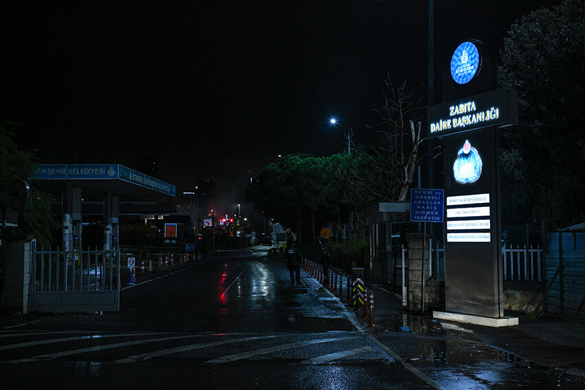 İBB deposunda korkutan alevler İBB deposunda korkutan alevler