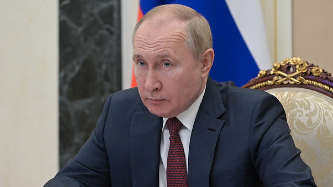 Putin başkanlık için resmen aday oldu!