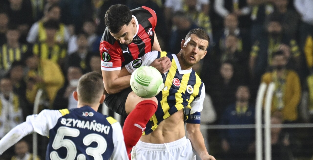 Dzeko sakatlandı mı, ne zaman sahalara dönecek? Dzeko antrenmana neden çıkmadı? Dzeko’nun sakatlık geçmişi! Dzeko sakatlandı mı, ne zaman sahalara dönecek? Dzeko antrenmana neden çıkmadı? Dzeko’nun sakatlık geçmişi!