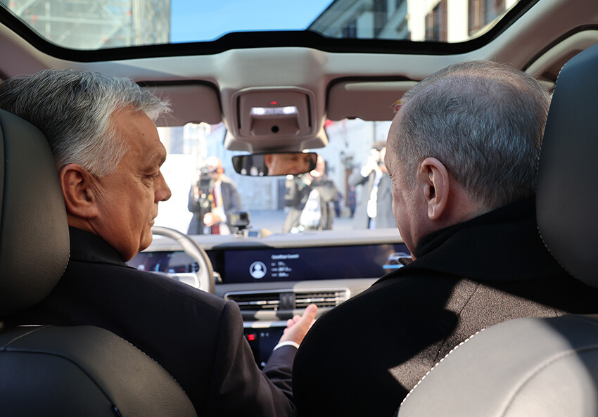 Tartışmalı AB zirvesi sonrası kritik temas! Erdoğan TOGG, Orban da Macar atı hediye etti Tartışmalı AB zirvesi sonrası kritik temas! Erdoğan TOGG, Orban da Macar atı hediye etti