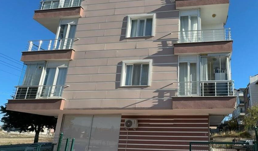 Yakaladıkları hırsızı polisi beklerken ellerinden kaçırdılar Yakaladıkları hırsızı polisi beklerken ellerinden kaçırdılar
