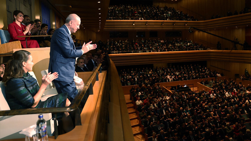 Cumhurbaşkanı Erdoğan'dan Macaristan dönüşü kritik mesajlar: Yerel seçim için 4 ile dikkat çekti Cumhurbaşkanı Erdoğan'dan Macaristan dönüşü kritik mesajlar: Yerel seçim için 4 ile dikkat çekti