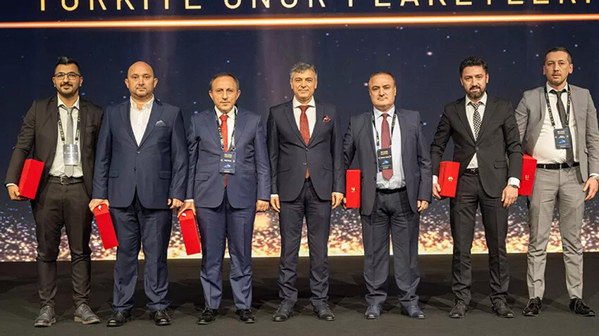 İstikbal daima zirvede, herkesin kalbinde!