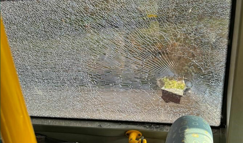 Futbol maçı savaş alanına döndü! Hakem hastaneye kaldırıldı! Jandarma zırhlı araçlarla geldi