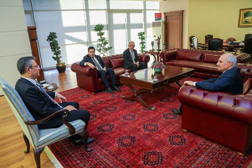 CHP Başkanı Özgür Özel, makamında Saadet Partisi heyetini ağırladı CHP Başkanı Özgür Özel, makamında Saadet Partisi heyetini ağırladı