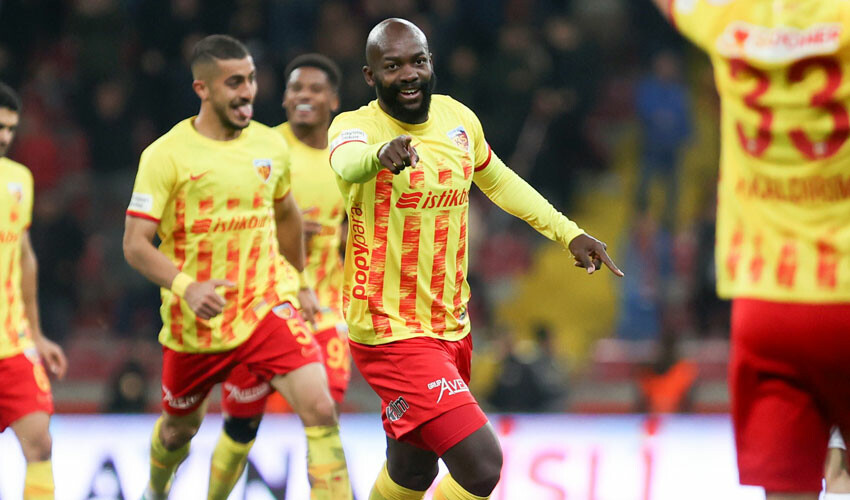 Kayserispor - Fenerbahçe muhtemel 11'ler | İsmail Kartal'dan derbi öncesi sürpriz karar