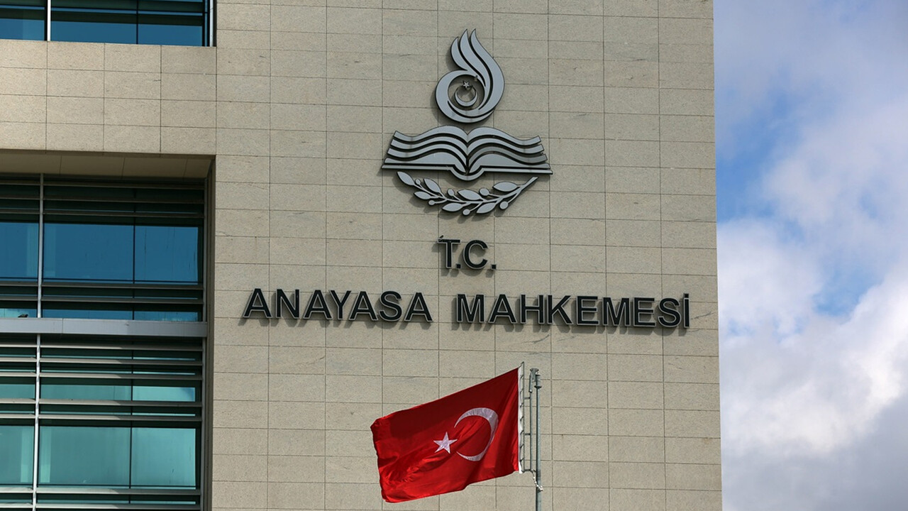 AYM'den hak ihlali kuralı! 'Seçim için istifa eden memur aynı kadroya atanmalı' AYM'den hak ihlali kuralı! 'Seçim için istifa eden memur aynı kadroya atanmalı'