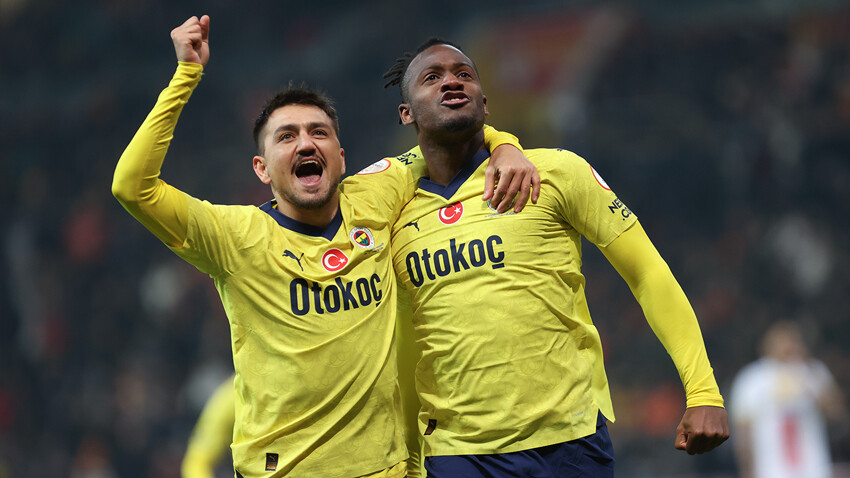 Michy Batshuayi siftahı 3 golle yaptı, Fenerbahçe Kayserispor'u deplasmanda 4 golle devirdi Michy Batshuayi siftahı 3 golle yaptı, Fenerbahçe Kayserispor'u deplasmanda 4 golle devirdi
