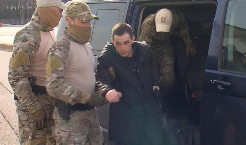 WSJ, Türkiye'nin esir takaslarındaki rolünü yazdı: 'Tenha bir pist, bir Türk ajan ve sıfır silah'