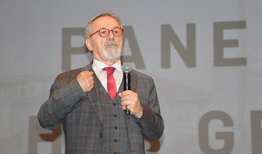 Beklenen büyük İstanbul depremi uzmanları ikiye böldü! Naci Görür 6 Şubat'ı hatırlatıp uyardı Beklenen büyük İstanbul depremi uzmanları ikiye böldü! Naci Görür 6 Şubat'ı hatırlatıp uyardı