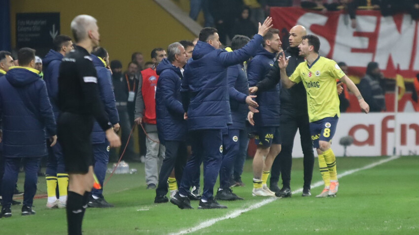 Fred Fenerbahçe - Galatasaray derbisinde kırmızı kart cezalısı! Yapmaması gerekeni yapınca... Fred Fenerbahçe - Galatasaray derbisinde kırmızı kart cezalısı! Yapmaması gerekeni yapınca...