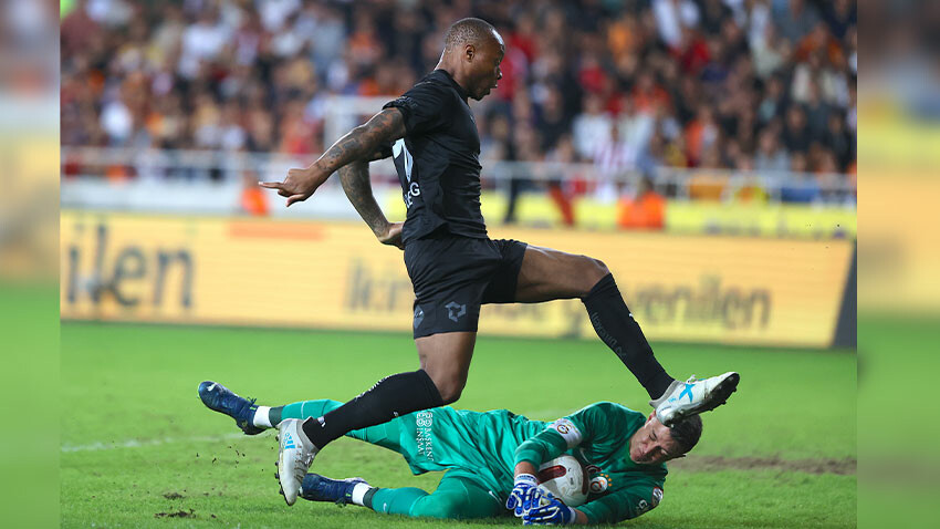 Galatasaray - Fatih Karagümrük muhtemel 11'ler | Derbi öncesi 2 yıldız ceza sınırında