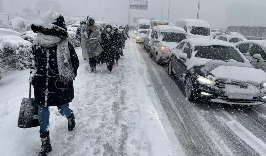 Meteoroloji ‘sarı kodlu’ uyarı! Kar yağışı geliyor, atkı ve kar botlarınızı hazırlayın (22 Aralık 2023 güncel hava durumu)