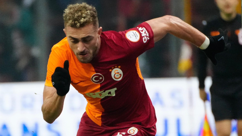 Okan Buruk, derbideki sol bekini belirledi! Sürpriz isim şaşırttı | Fenerbahçe - Galatasaray derbisine doğru Okan Buruk, derbideki sol bekini belirledi! Sürpriz isim şaşırttı | Fenerbahçe - Galatasaray derbisine doğru
