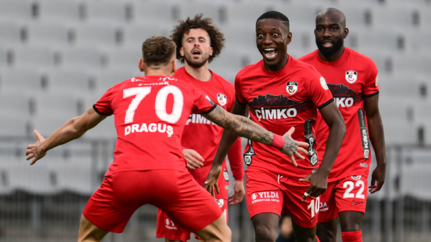 Karagümrük yanıyor! Gaziantep FK geldi 3 attı, yenilgi serisi 3 maça çıktı Karagümrük yanıyor! Gaziantep FK geldi 3 attı, yenilgi serisi 3 maça çıktı
