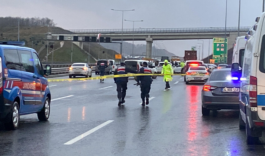 Bakan Yerlikaya devreye girdi, Kuzey Marmara Otoyolu'ndaki rehine krizi çözüldü! Bakan Yerlikaya devreye girdi, Kuzey Marmara Otoyolu'ndaki rehine krizi çözüldü!