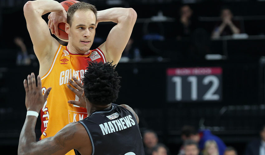 Derbide kazanan Galatasaray! Karşılaşmanın son dakikalarında kavga çıktı Derbide kazanan Galatasaray! Karşılaşmanın son dakikalarında kavga çıktı