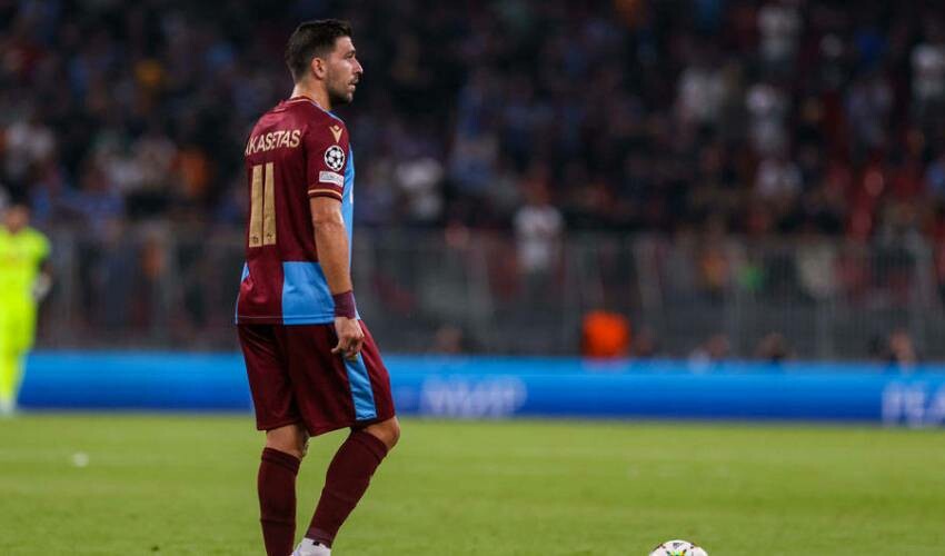 Başkan tarafından takımdan gönderilmişti… Yıldız oyuncunun yeni takımı belli oldu! Fenerbahçe’den Trabzonspor'a tarihi transfer çalımı Başkan tarafından takımdan gönderilmişti… Yıldız oyuncunun yeni takımı belli oldu! Fenerbahçe’den Trabzonspor'a tarihi transfer çalımı