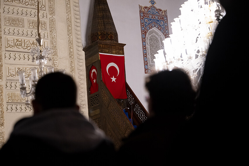 Türkiye yasta! Eller şehitlerimiz için semaya açıldı Türkiye yasta! Eller şehitlerimiz için semaya açıldı