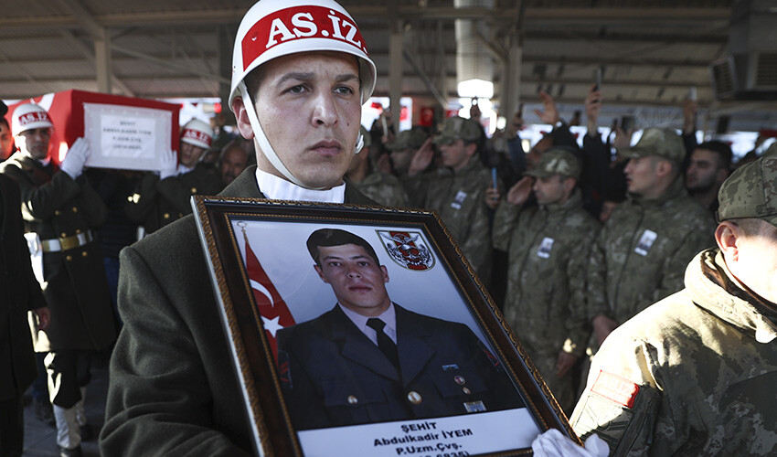 Türkiye şehitlerini uğurluyor... Kahramanlara son veda!