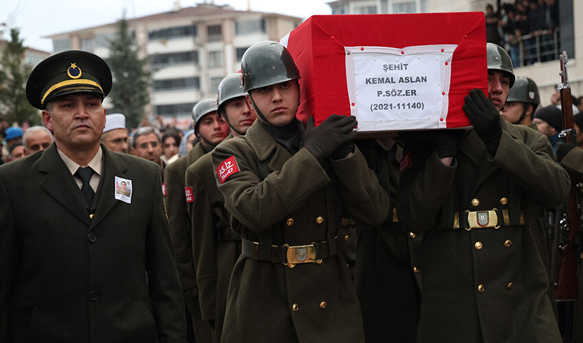 Türkiye şehitlerini uğurluyor... Kahramanlara son veda!