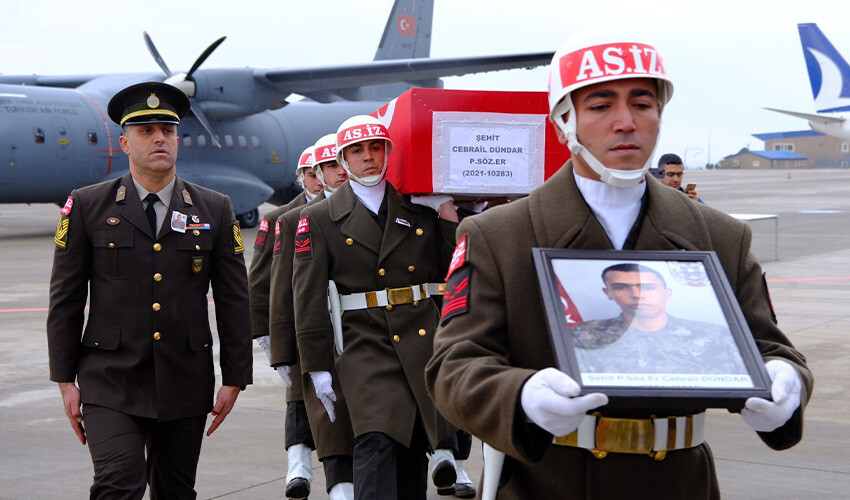 Türkiye şehitlerini uğurluyor... Kahramanlara son veda!