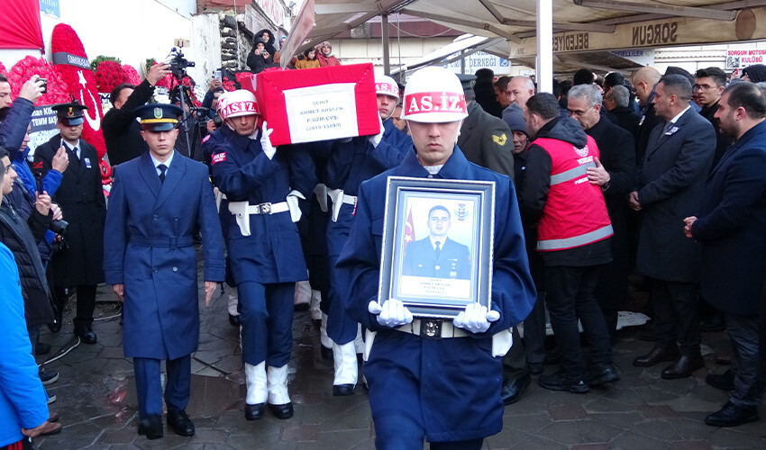 Türkiye şehitlerini uğurluyor... Kahramanlara son veda!