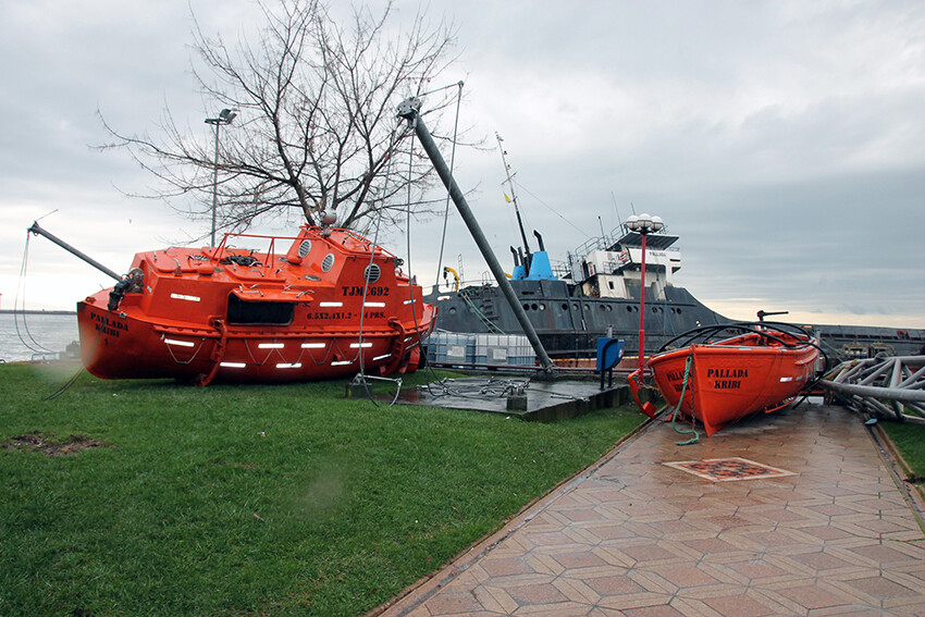 36 gündür tek bir iz bile yok! Kafkametler'in kayıp mürettebatı hala aranıyor 36 gündür tek bir iz bile yok! Kafkametler'in kayıp mürettebatı hala aranıyor